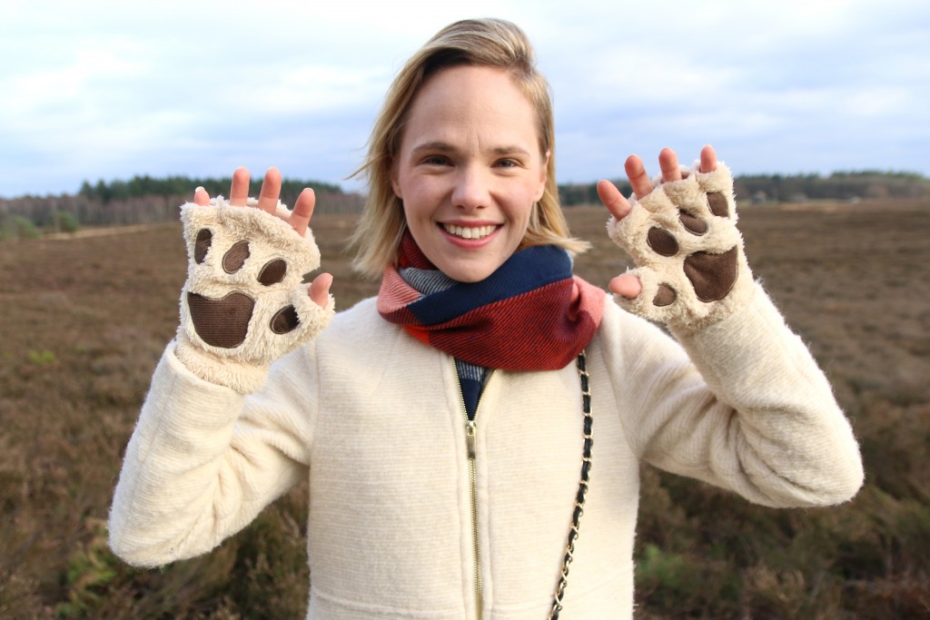 eBay aankopen handschoenen beren poten klauwen grappig