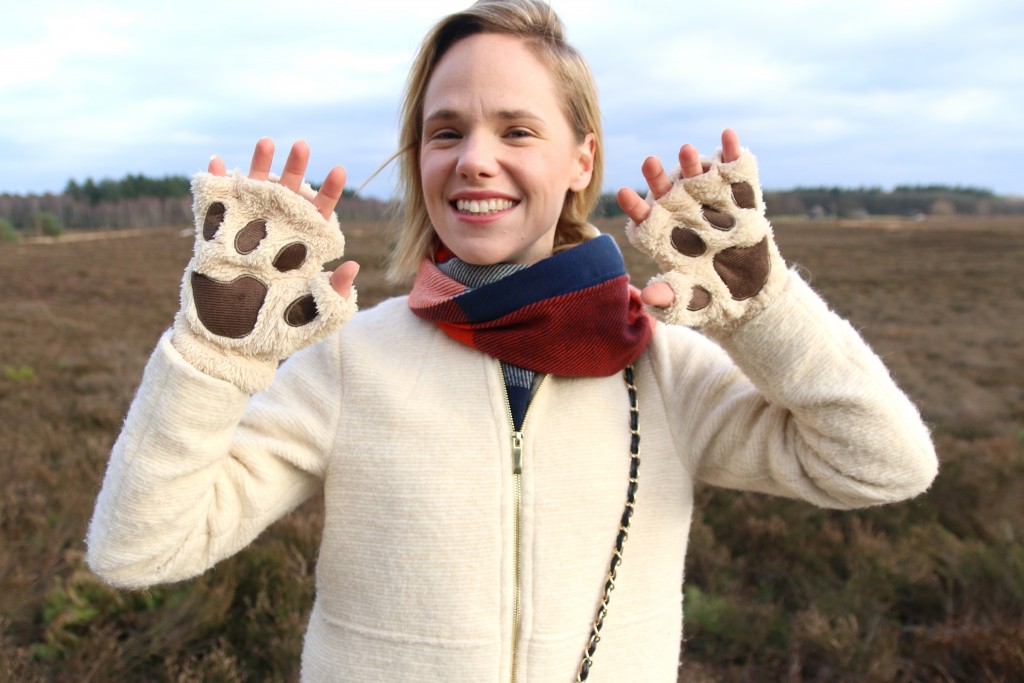 eBay aankopen handschoenen beren poten klauwen grappig