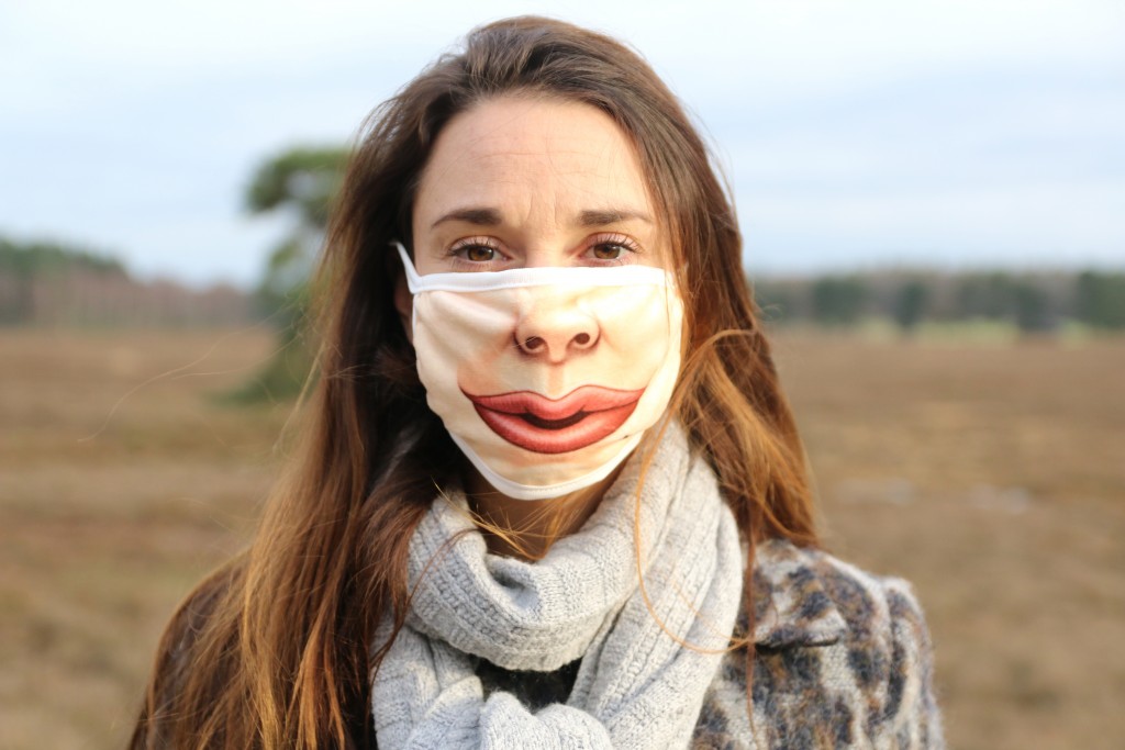 eBay aankopen mondkapje lippen grappig