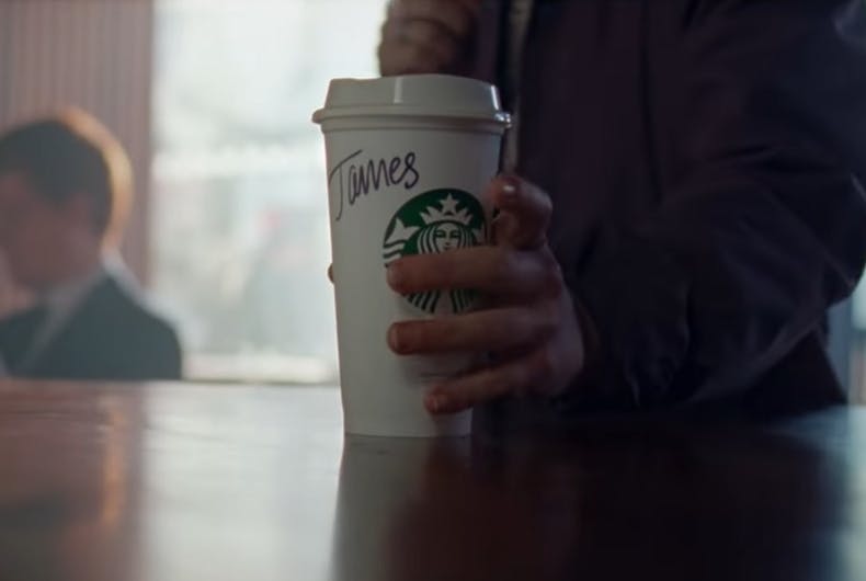 Ontroerende Starbucks commercial met transgender